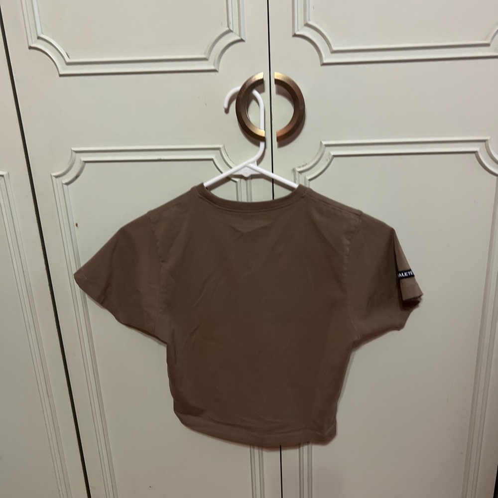 Alphalete crop top